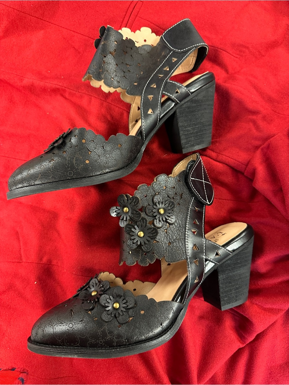 Spring Step L'Artiste Distinction Laser Cutout Leather Heels with Ankle Strap - Picture 3 of 7